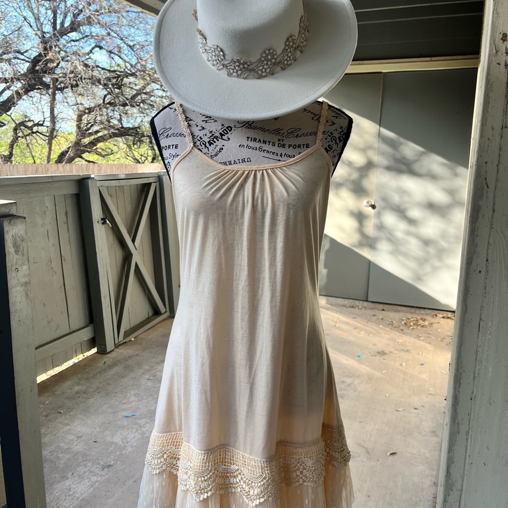 Ryu Cream Lace Trim Dress